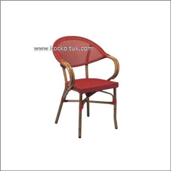 kırmızı sandalye