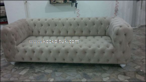 her tarafı kapitone chester koltuk